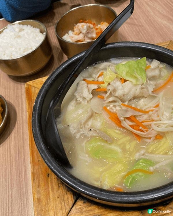 安金稻朝鮮拌飯的下午茶，它的石鍋燒汁牛肉拌飯及石鍋雪濃豚肉湯...