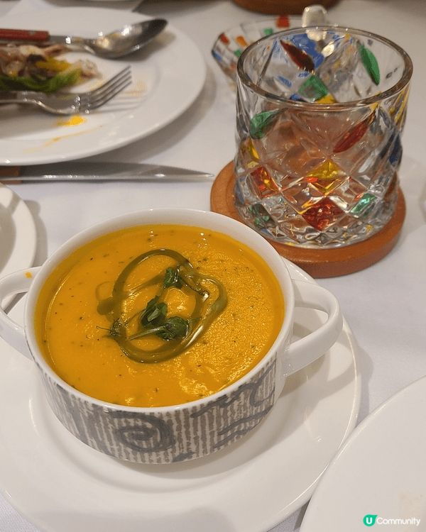 有幸獲朋友邀請去到澳門聖地牙哥古堡酒店享用晚餐～間酒店真係好...