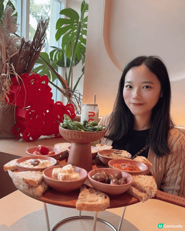 和閨蜜探店泰國餐廳和西式餐廳，喜歡探索各類美食