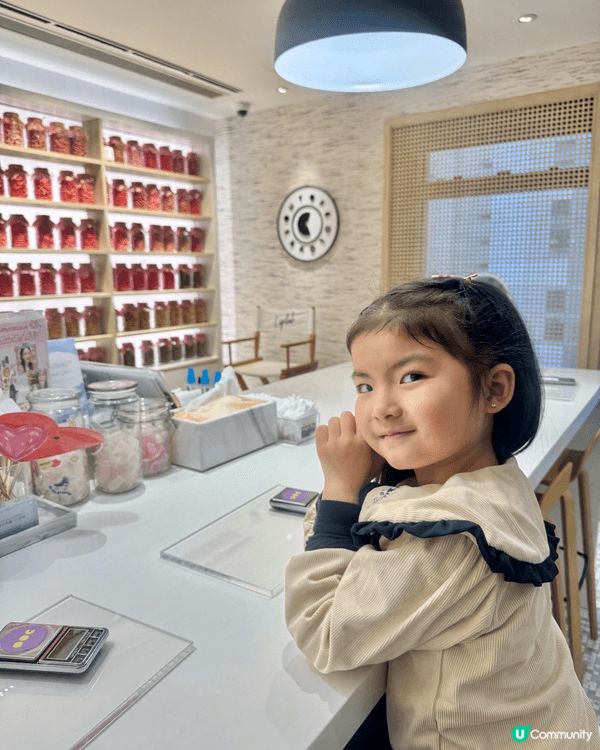 Out of Colours • Hong Kong Lip...