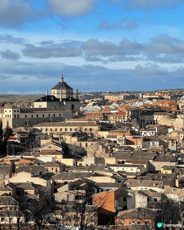 西班牙擁有豐富的大教堂和博物館資源，例如聖家堂博物館展示高迪...