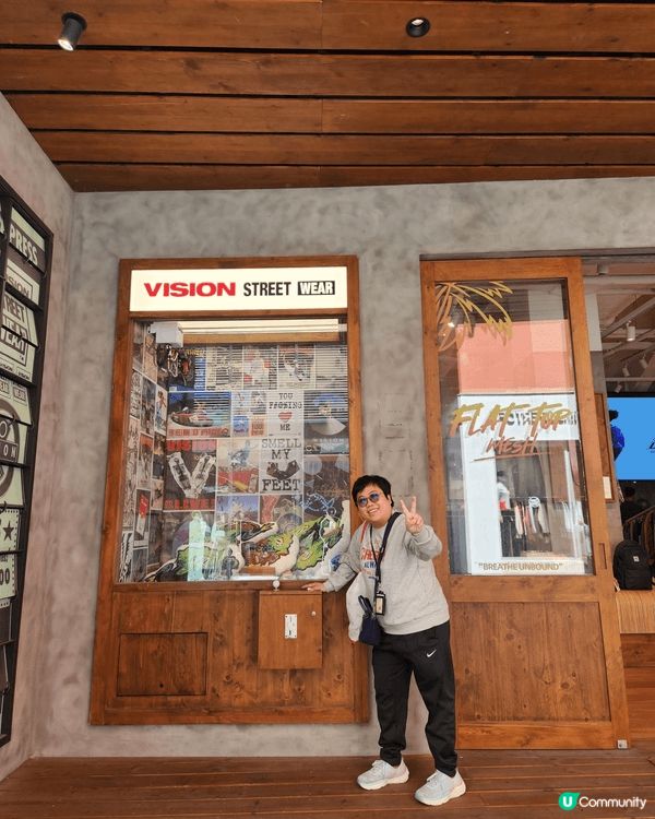 深圳福田大型商埸，交通方便，打卡好地方，美食包羅萬有，商店服...