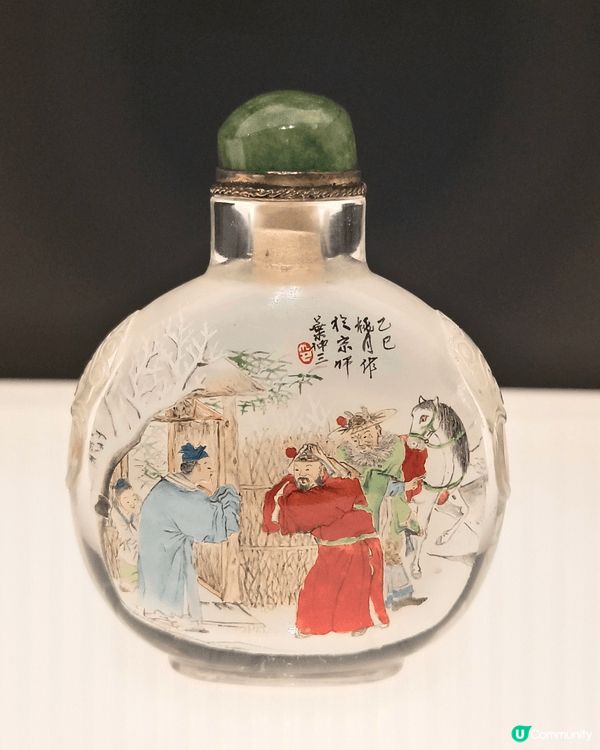 今天去香港藝術館看一個令我大開眼界的鼻煙壺展覽, 鼻煙壺雖僅...