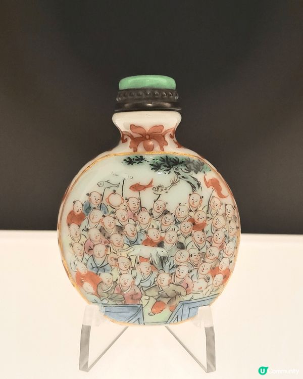 今天去香港藝術館看一個令我大開眼界的鼻煙壺展覽, 鼻煙壺雖僅...