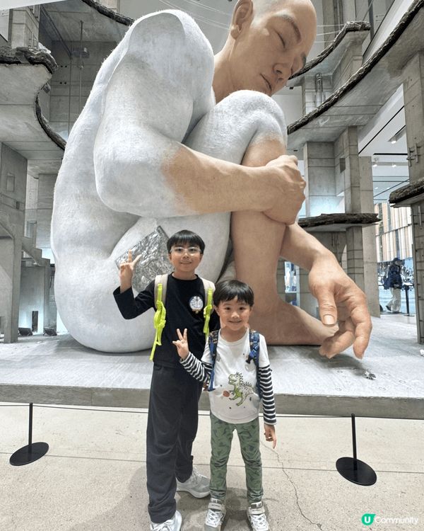 萬象天地近年成為深圳人氣地標，特別係「巨人展」期間，將藝術、...