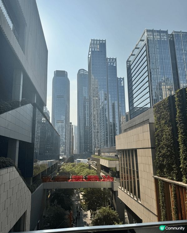 萬象天地近年成為深圳人氣地標，特別係「巨人展」期間，將藝術、...