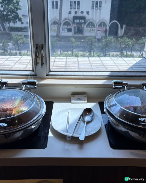 吃午餐自助餐