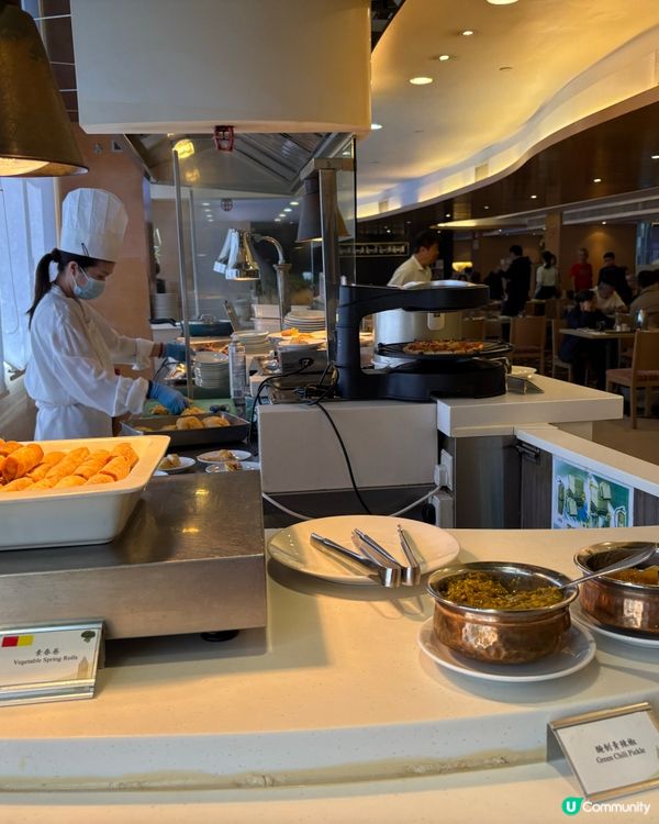吃午餐自助餐