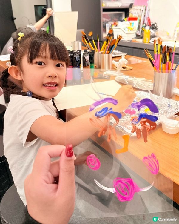 上星期帶咗彤彤👧🏻去一個好特別嘅地方度體驗不一樣嘅藝術🎨...