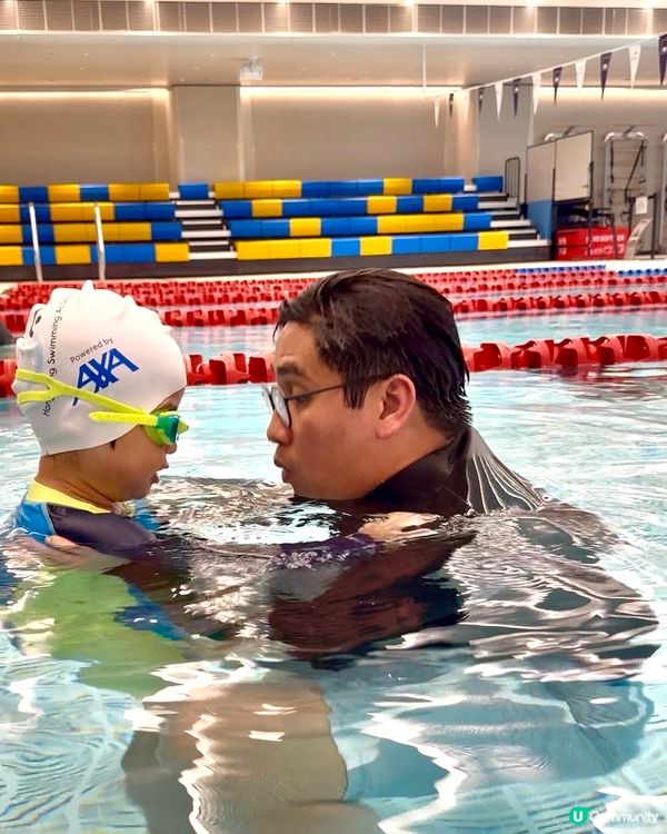 細細第一次學游泳🏊🏻‍♂️學懂不放棄