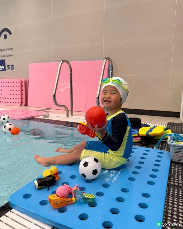 細細第一次學游泳🏊🏻‍♂️學懂不放棄