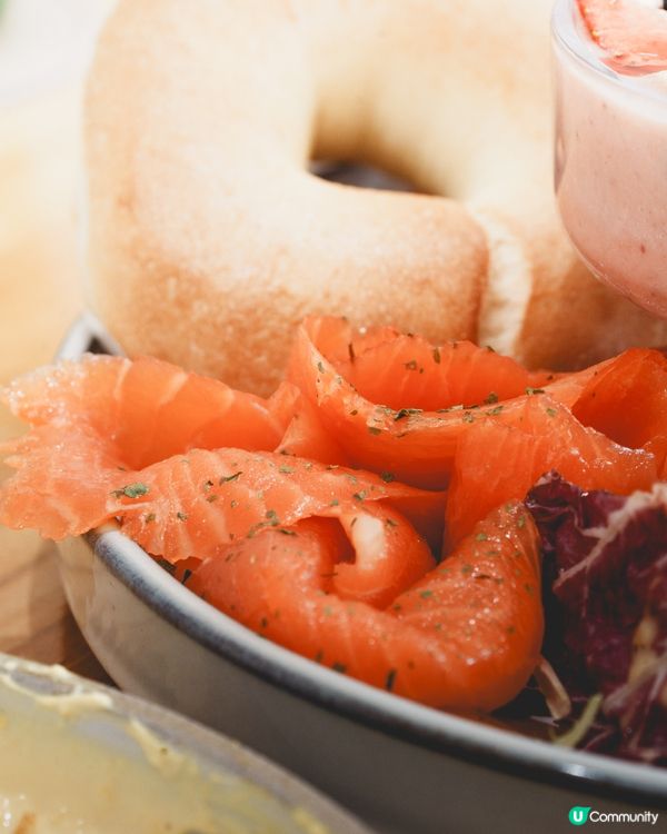 西環. 極簡純白風格.工作友善Cafe TGIF