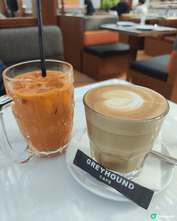 呢間餐廳有一個外面露天用餐區，環境幾舒服，空氣流通，坐喺外面...