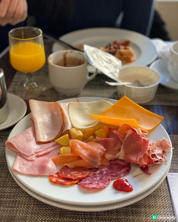 去西葡歎 住宿篇 (西班牙馬德里酒店推薦 - Hotel Riu Plaza España，日出日落都睇到)