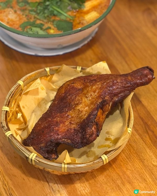 上環人氣泰越菜😋必食大大隻生炸雞髀🍗