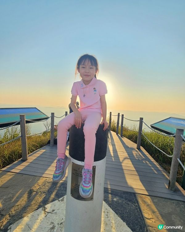 西高山連6歲囡囡都行到。個半鐘就上到山頂，沿途好多風景打卡位...