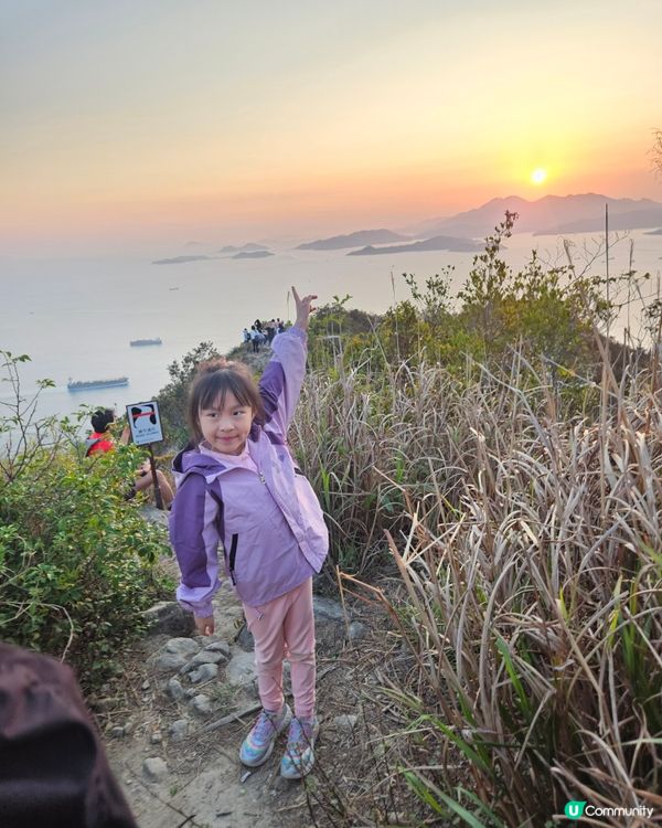 西高山連6歲囡囡都行到。個半鐘就上到山頂，沿途好多風景打卡位...