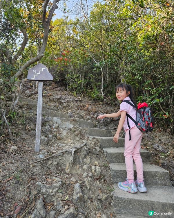西高山連6歲囡囡都行到。個半鐘就上到山頂，沿途好多風景打卡位...