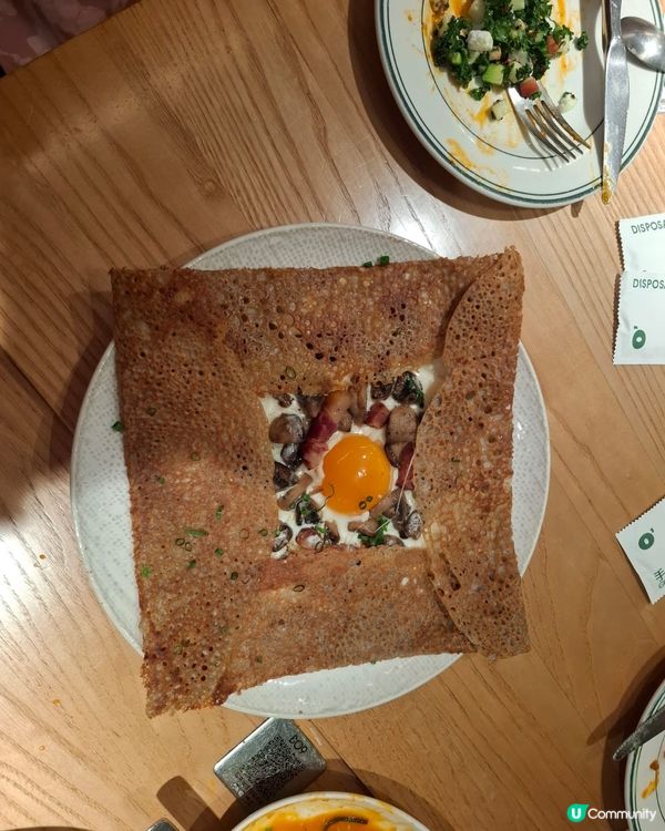 嘩！間西餐廳真係紅爆！🤤 一個鐘先有位 😱 尖尖