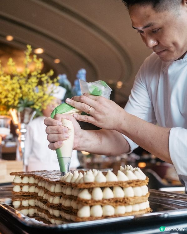 Grand Hyatt新甜品chef 巨型牛角包千層酥超吸睛