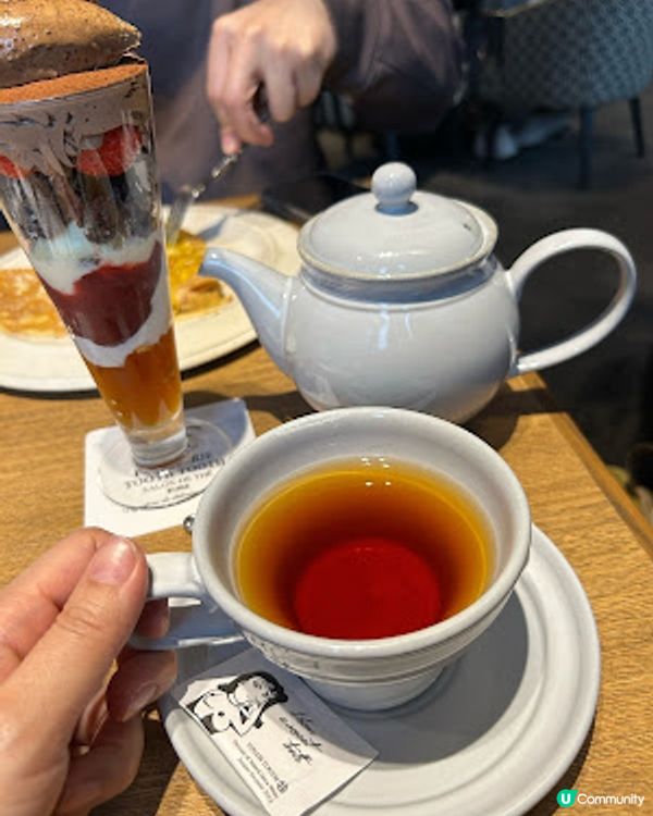 神戶 💕 期間限定。朱古力士多啤梨可可茶凍芭菲