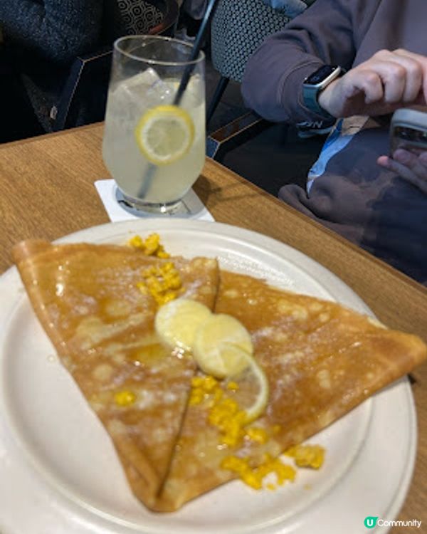 神戶 💕 期間限定。朱古力士多啤梨可可茶凍芭菲