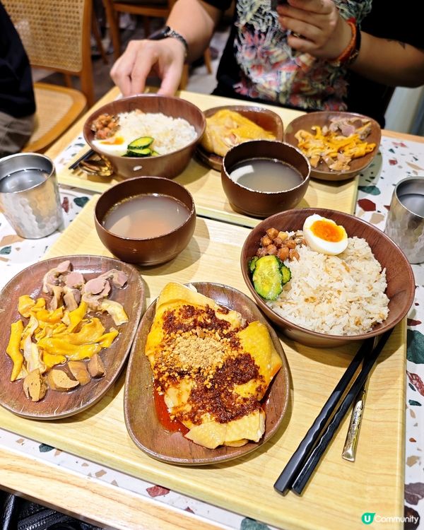 大圍排隊店榕基海南雞