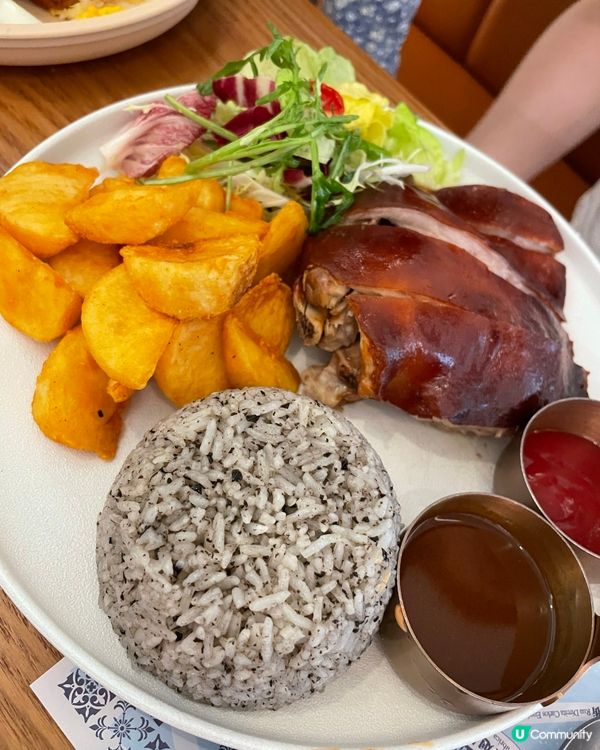 馬介休糖心蛋🍳🌟🌟

葡國雞酥皮包😋葡式乳豬🐷👍🏻