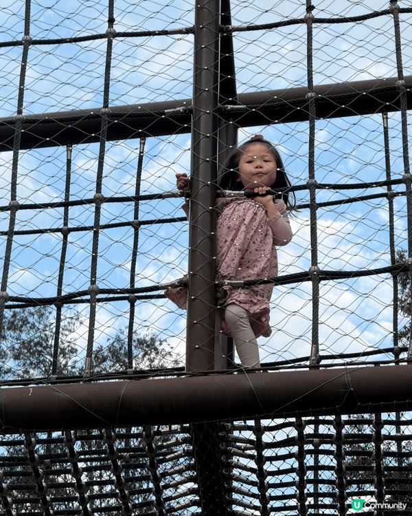 十分推薦屯門公園遊樂場，因為有繩網，同場仲有沙池同玩水區等，...