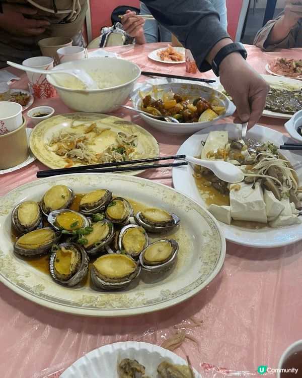流浮山海鮮街，我們同小朋友再一起同遊到流浮山海鮮街，小朋友好...