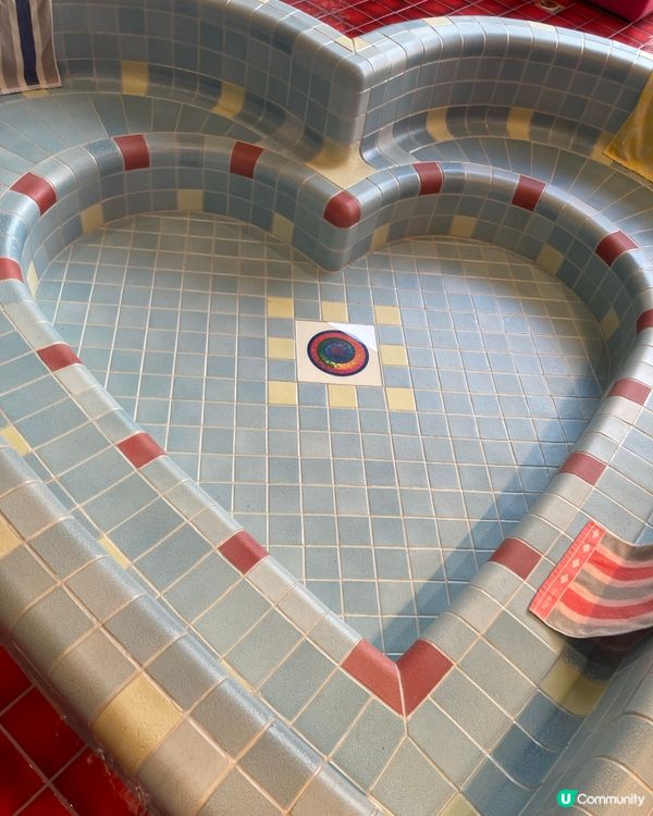 浸淫藝術浴池 🛁🌌