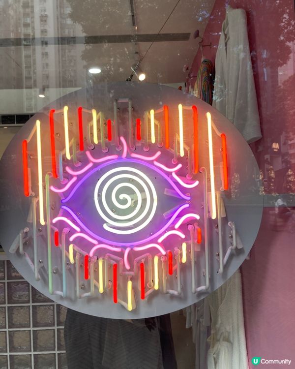 浸淫藝術浴池 🛁🌌