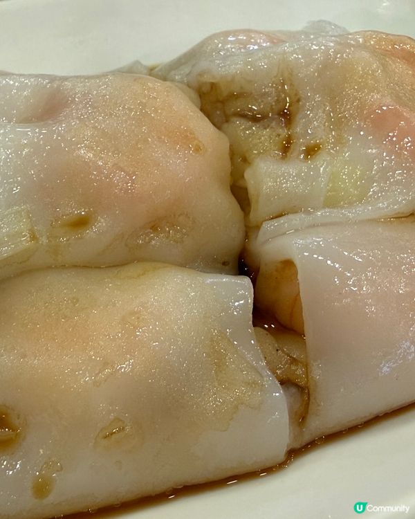 星期日一家人出街飲茶，傾吓偈享受家庭樂