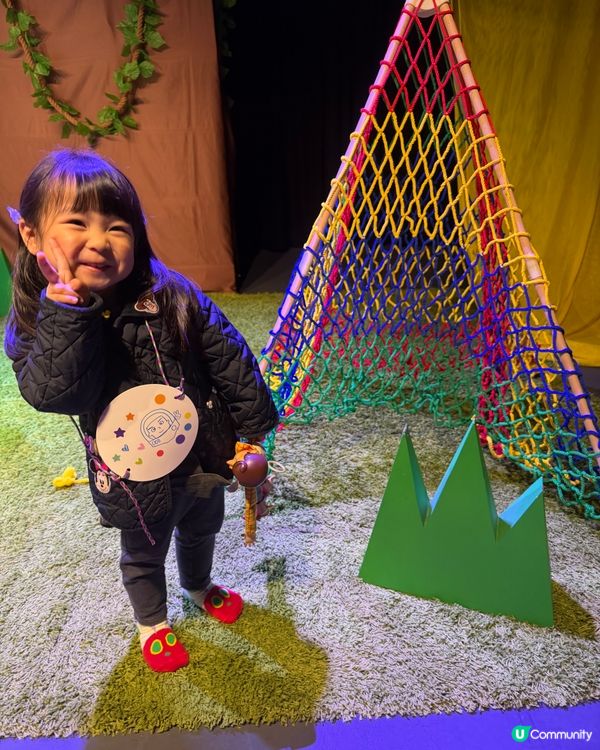 趁住假期同玥玥去咗黑盒劇場