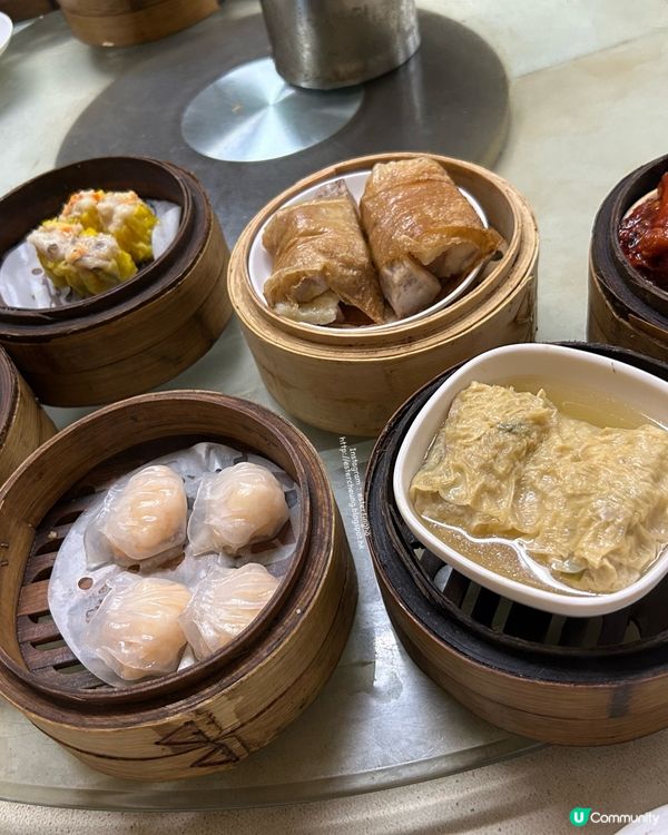 牛池灣村新龍城茶樓飲早茶。再去彩虹邨打卡