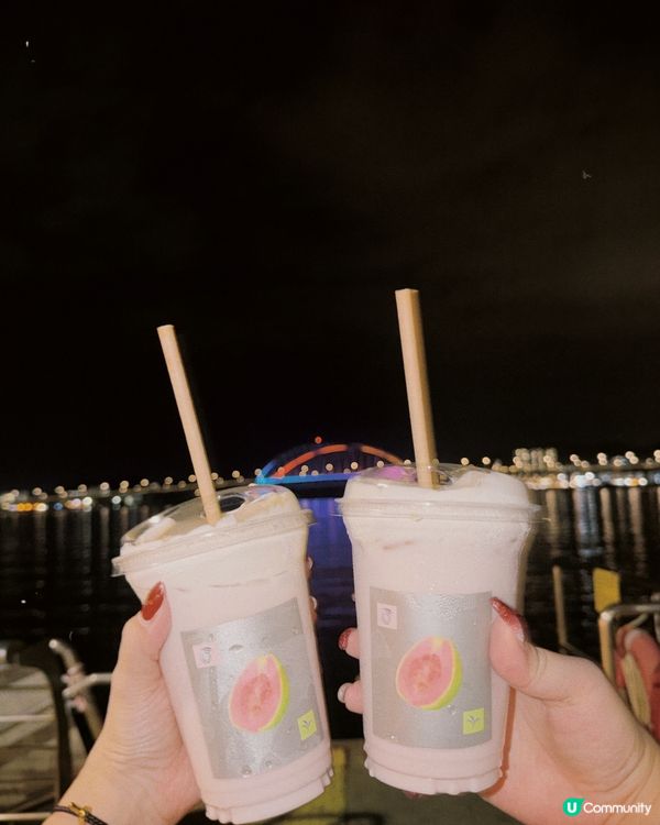 喜茶今日買一送一！快啲約friend 💖