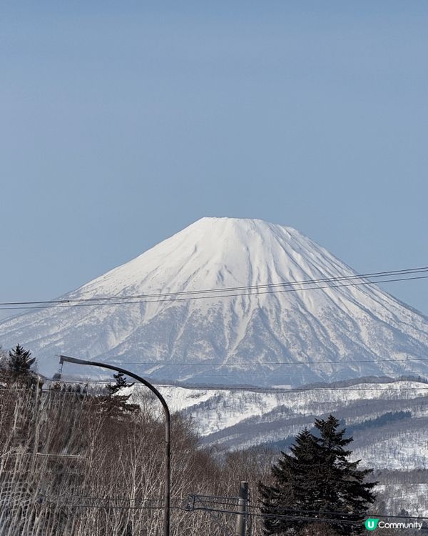 日本洞爺湖和羊蹄山 洞爺湖為火山口湖，有溫泉花火；羊蹄山形似...