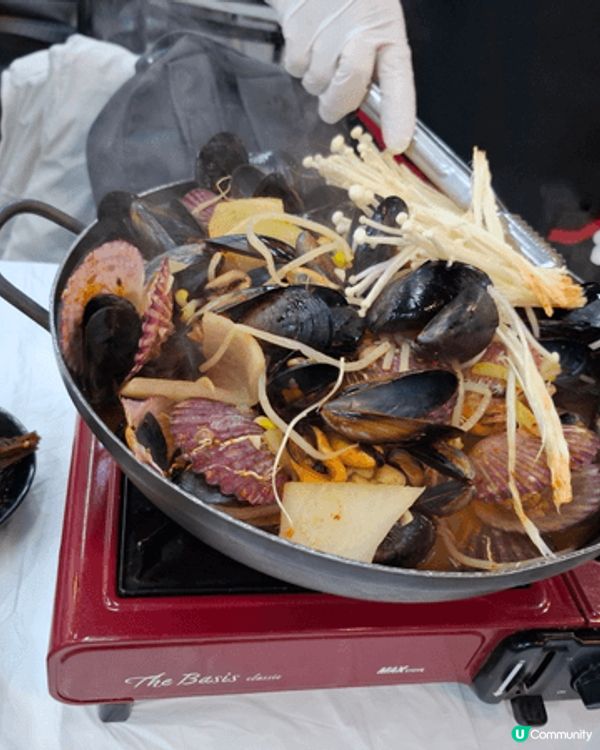 首爾海鮮市場。好多香港少見嘅海鮮。例如安康魚，好大條。但刺身...