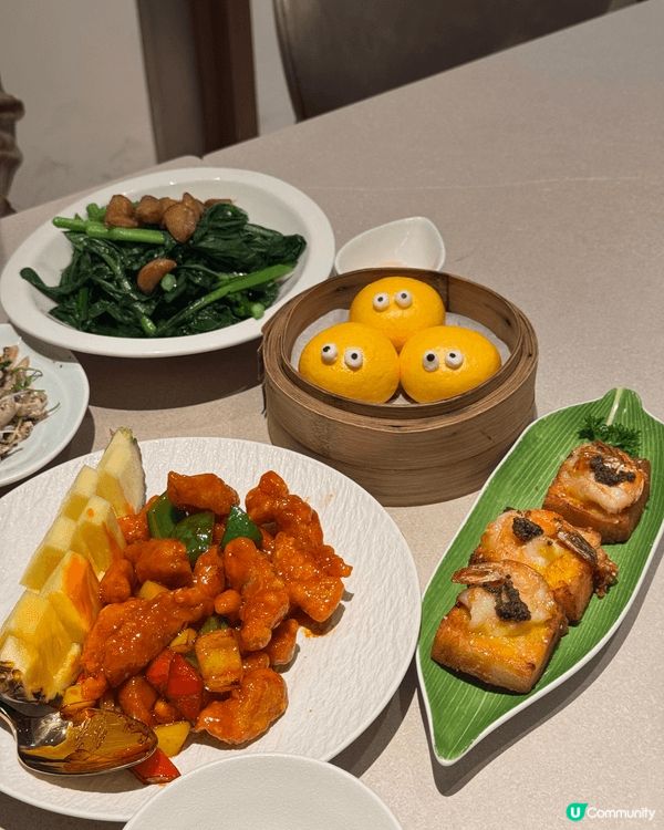 香港最出名吃點心，一定推介大家吃流心流沙包，非常好吃