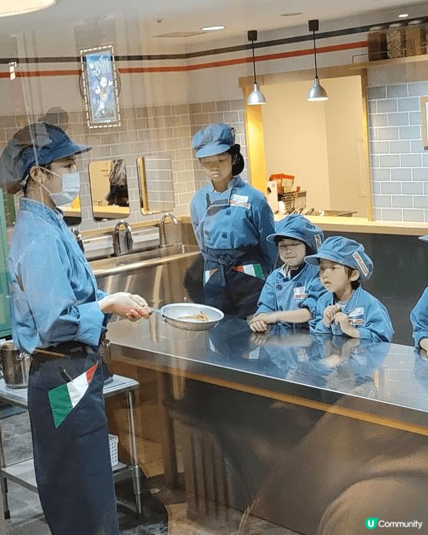 日本大阪KidZania甲子園讓小朋友可以體驗生活上會接觸到...