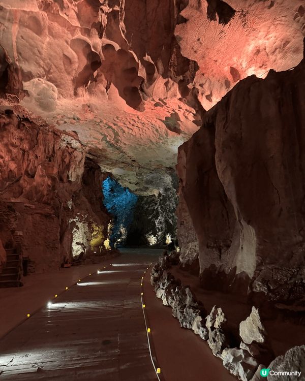 我要推薦的是越南下龍灣的Dragon Cave，當你一進去，...