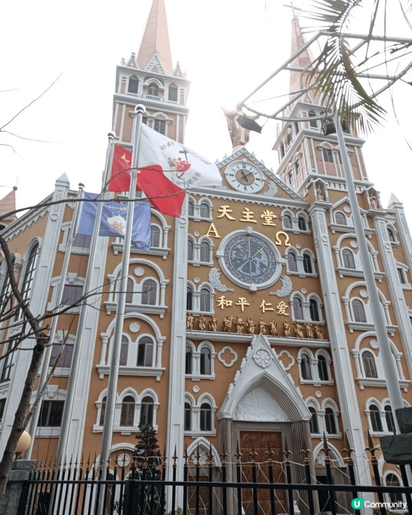 深圳寶安區的耶穌君王堂，非常宏偉精细的建築，內部定時供開放參...