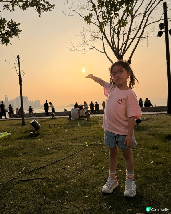 我覺得香港都有好多打卡、親子玩樂嘅地方，有時唔北上留港，我哋...