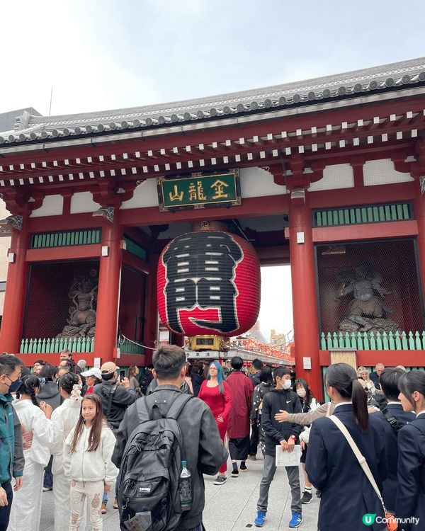 這裏是日本東京的淺草寺，感受到古色古香的日本寺廟，其中最為出...
