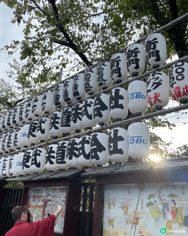 這裏是日本東京的淺草寺，感受到古色古香的日本寺廟，其中最為出...