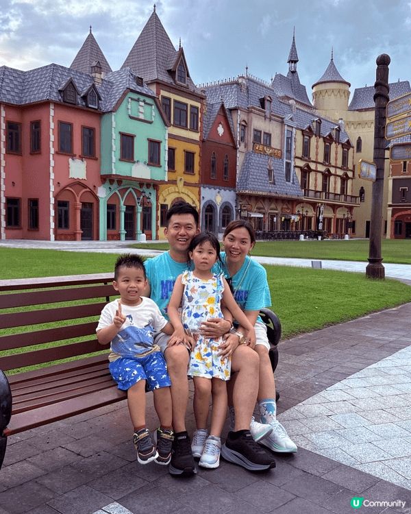 去富國島旅行，靚靚樂園外打卡；另外係香港農場摘士多啤梨，享受...