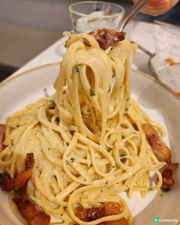 荃灣超多人排隊西餐