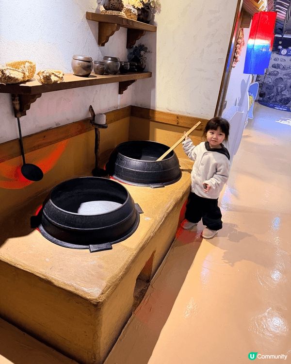 韓國親子旅行點少得行水族館？果果仲第一次去餵鯊魚tim