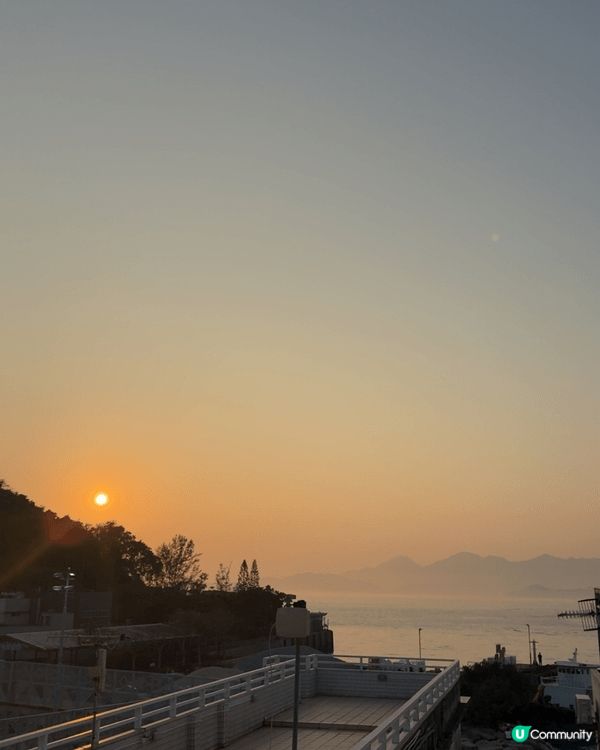 最推介大家去南丫島，因為地理唔算太遠，喺中環搭船20分鐘之後...