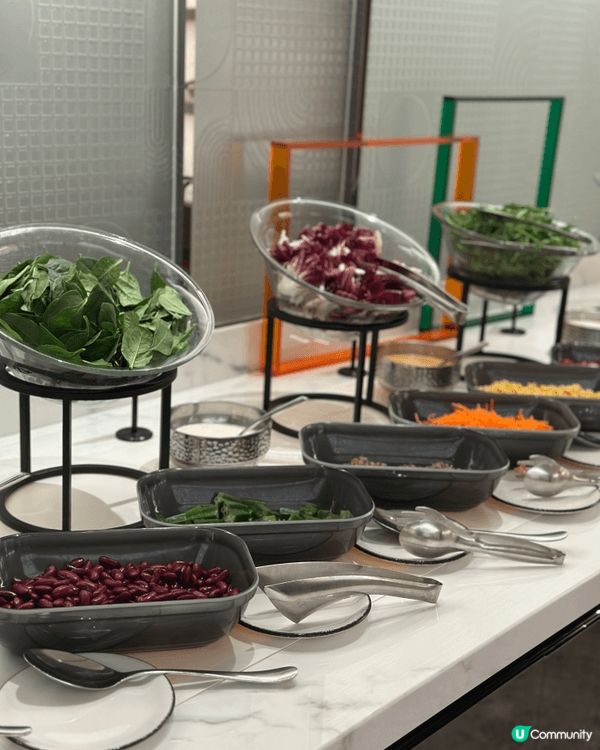 香港萬麗國際酒店自助餐，冇諗過一個自助餐裏面出現龍蝦菜式超過...